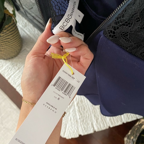 BCBGeneration mini dress with lace size 6 - Picture 2 of 4